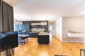 TIP! Erstklassiges 120 qm Apartment am Neumarkt